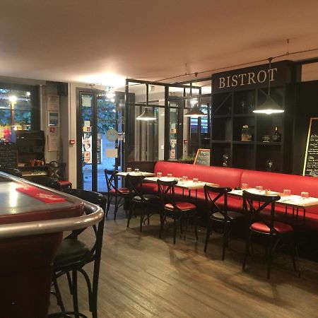 Hotel Restaurant Cousseau Parentis-en-Born Exterior photo
