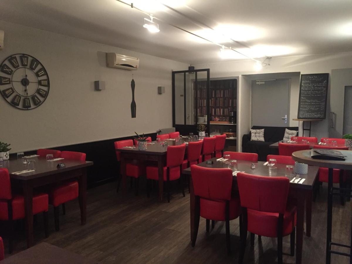 Hotel Restaurant Cousseau Parentis-en-Born Exterior photo